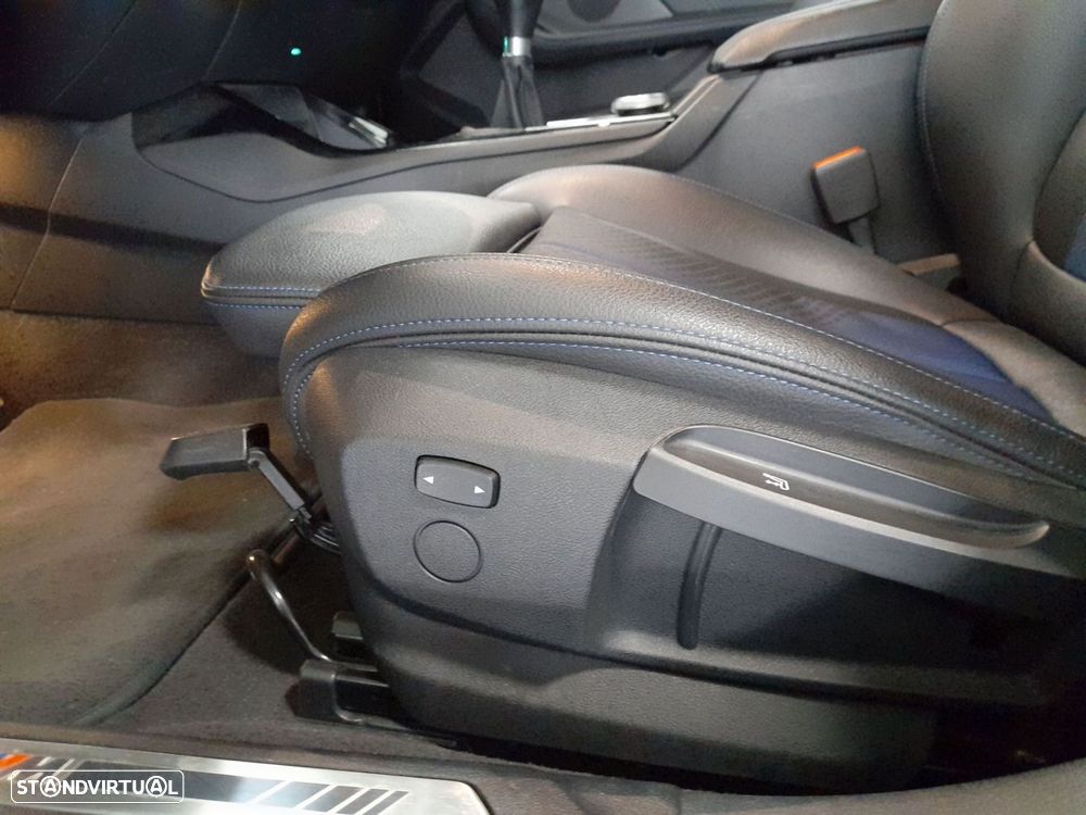 BMW 116 d Pack Desportivo M - 15