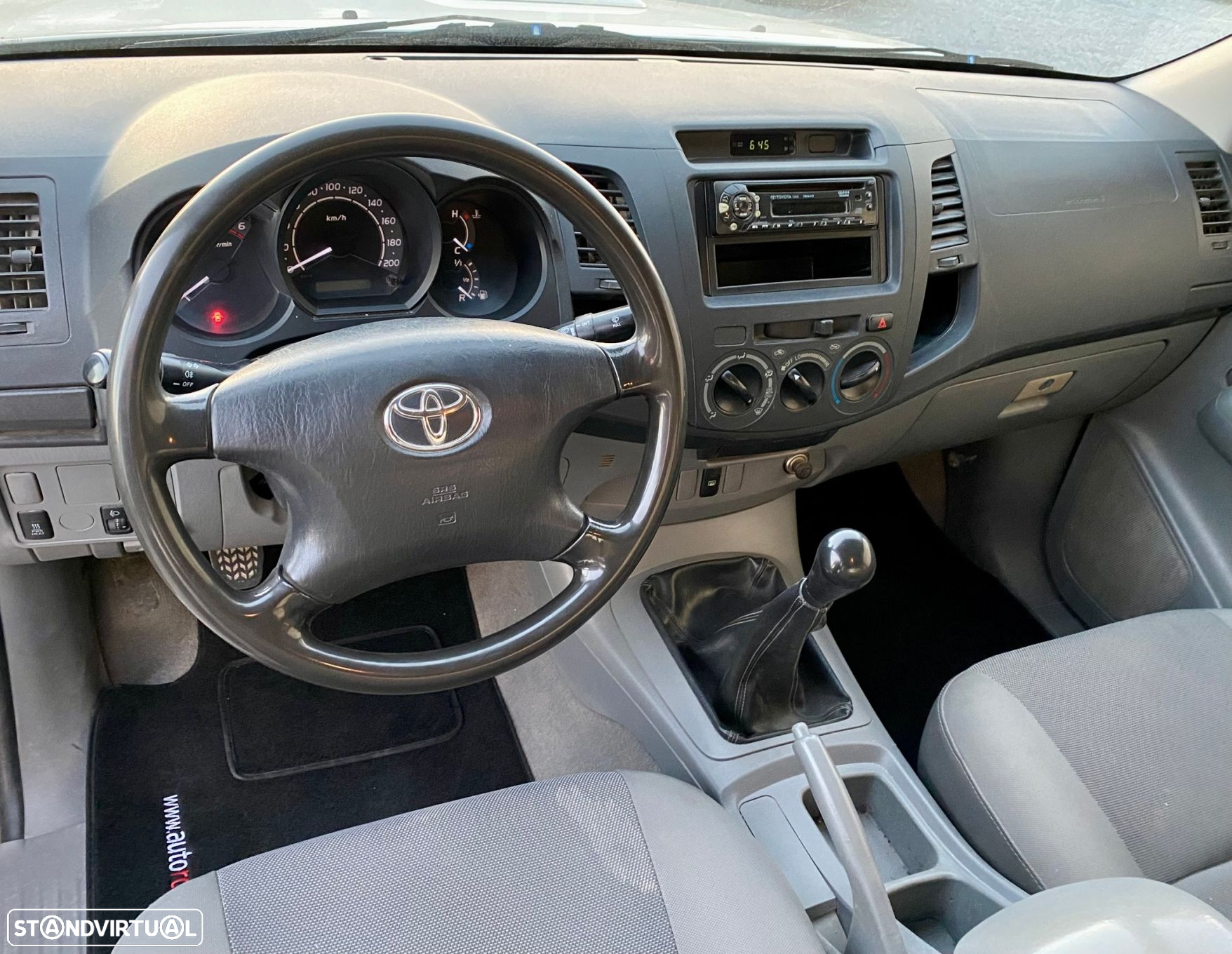 Toyota Hilux 2.5 D-4D 2WD CE PM+AC - 4