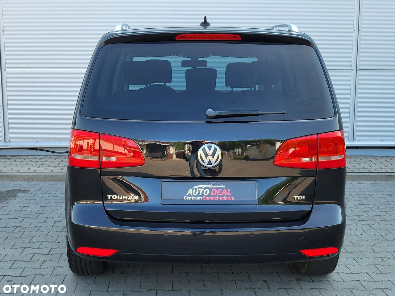 Volkswagen Touran - 12