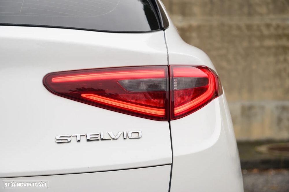 Alfa Romeo Stelvio 2.2 D Super AT8 Q4 - 12