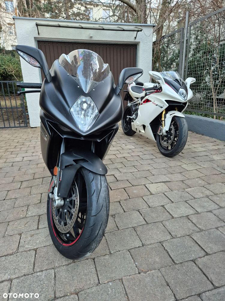 MV AGUSTA F3 - 20