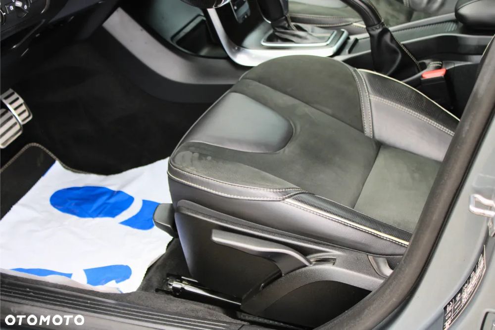 Volvo V40 D3 Drive-E R-Design Momentum - 15