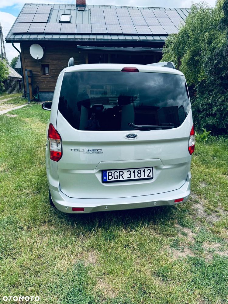 Ford E-Tourneo Courier - 5
