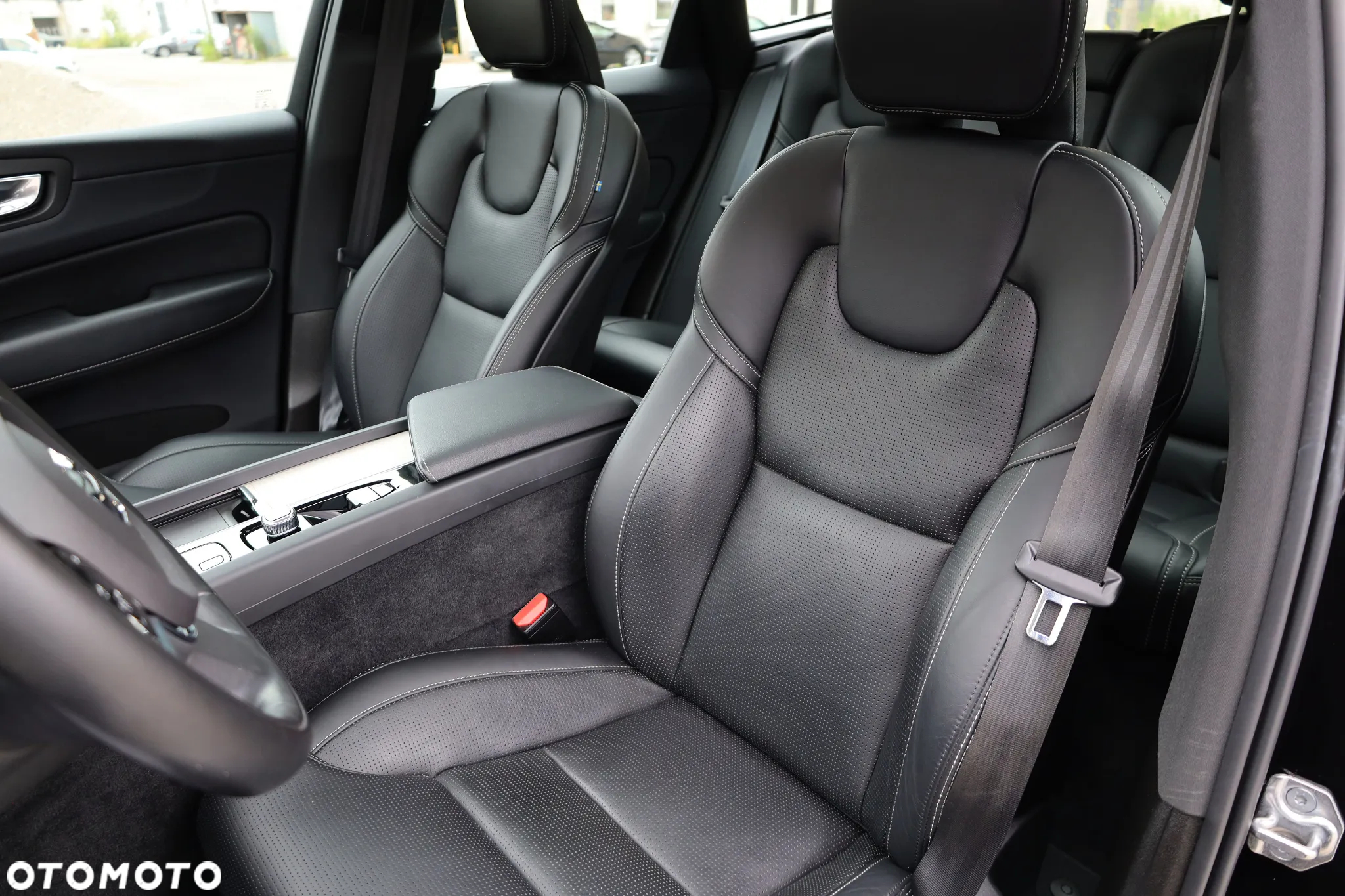 Volvo XC 60 T6 AWD Plug-In Hybrid Inscription - 28