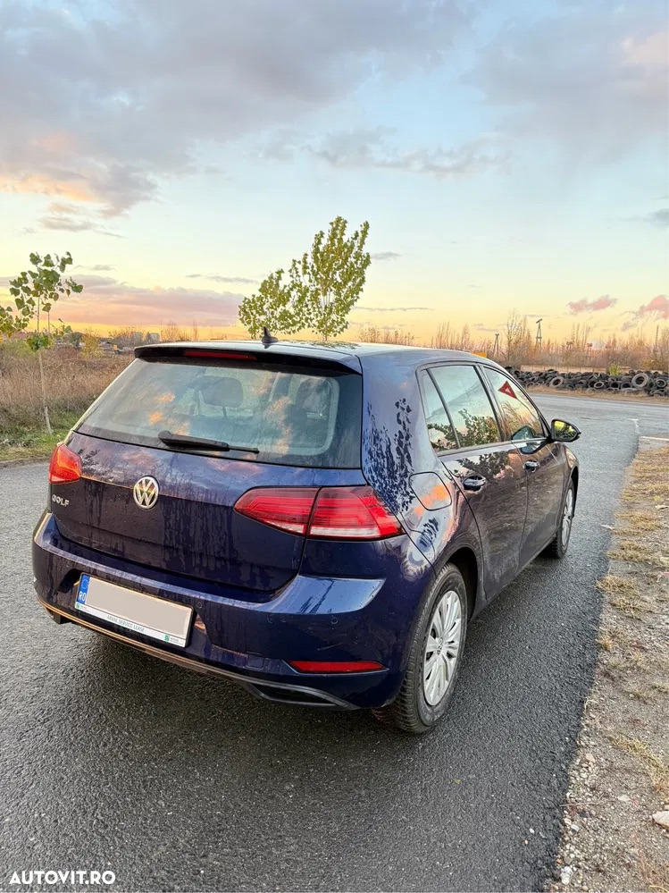 Volkswagen Golf - 5