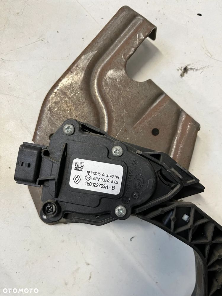 Dacia Logan II Pedał gazu 180022703R Pedał sprzęgła 465039034R KOMPLET - 2