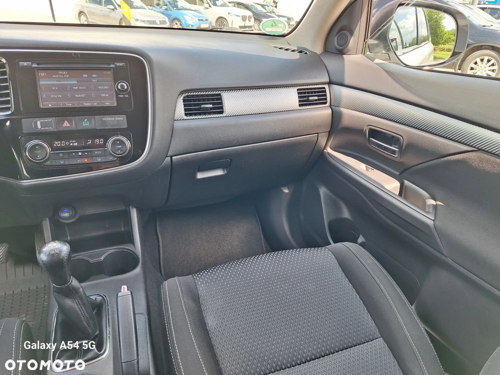 Mitsubishi Outlander 2.0 2WD SUV-Star - 25