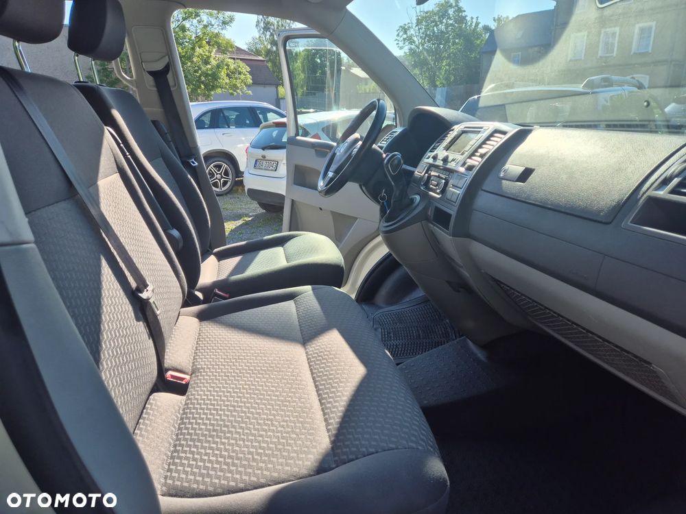 Volkswagen Caravelle - 20