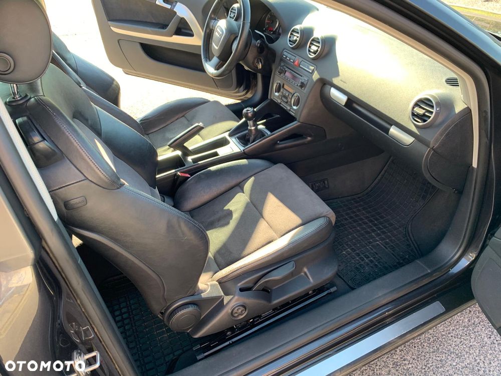Audi A3 3-drzwiowe 1.6 Ambiente - 37