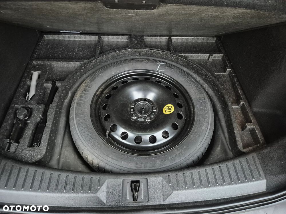 Ford Kuga 2.0 TDCi 2x4 Titanium - 18
