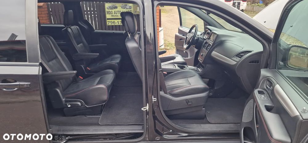 Dodge Grand Caravan - 31