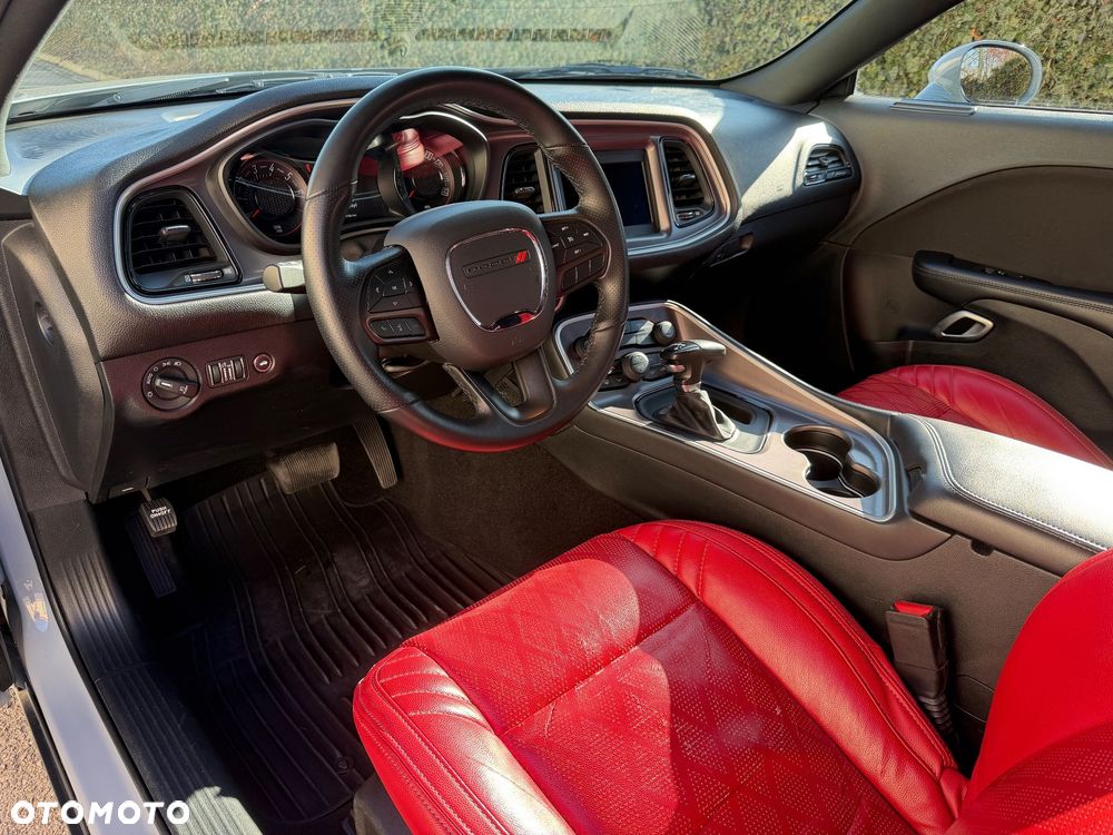Dodge Challenger 3.6 SXT Plus - 11