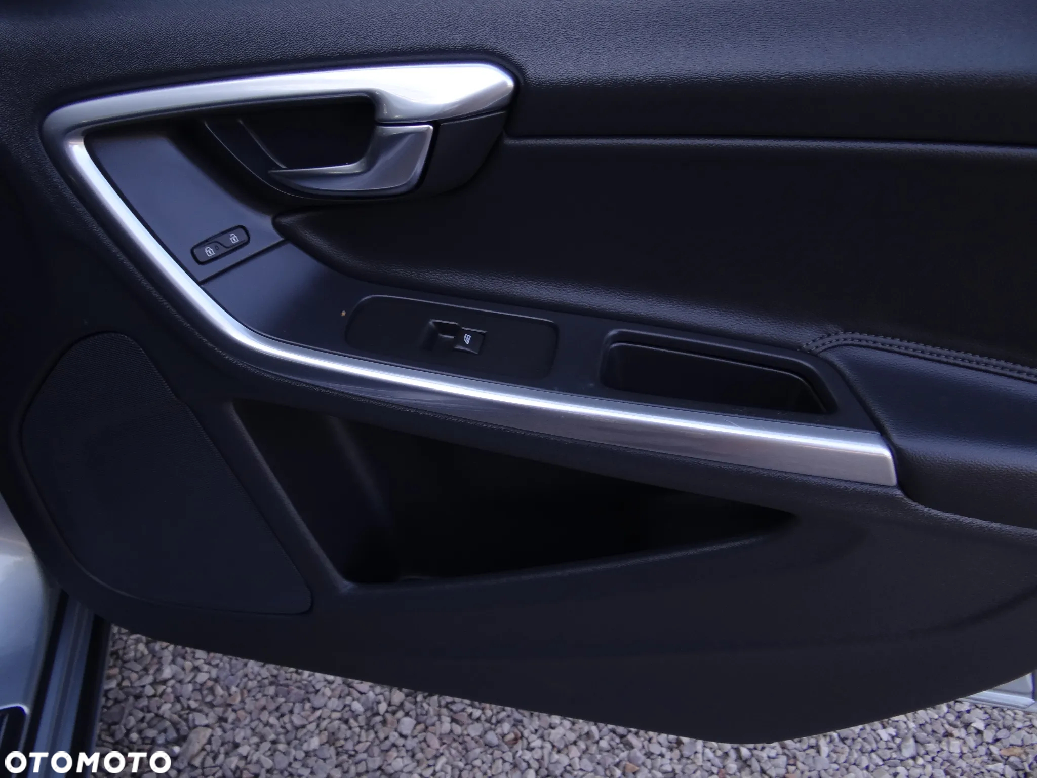 Volvo V60 D4 Geartronic Summum - 34