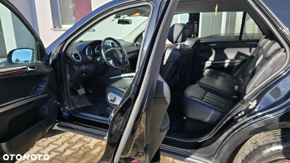 Mercedes-Benz ML 320 CDI 4Matic 7G-TRONIC - 27