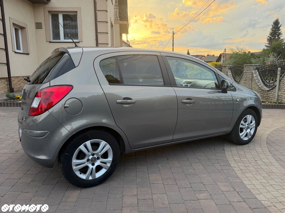Opel Corsa 1.4 16V Energy - 17