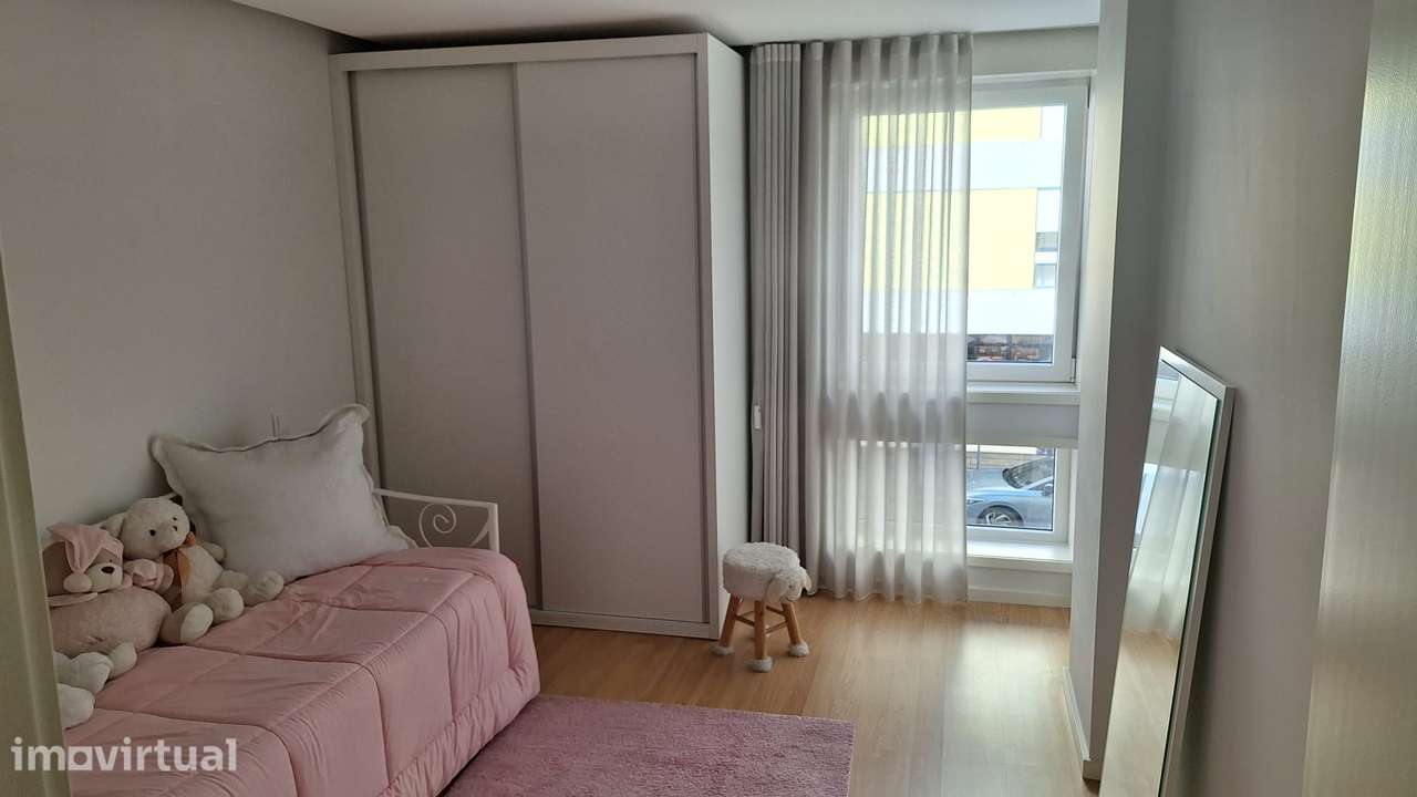 Apartamento T2 com garagem e varanda na Maia - Grande imagem: 5/11