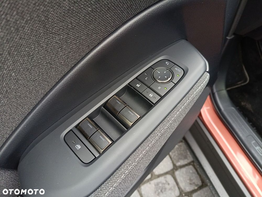Lexus LBX 1.5 Hybrid - 17