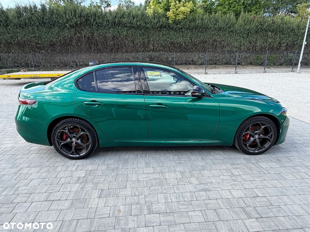 Alfa Romeo Giulia 2.0 Turbo Tributo Italiano Q4 - 11