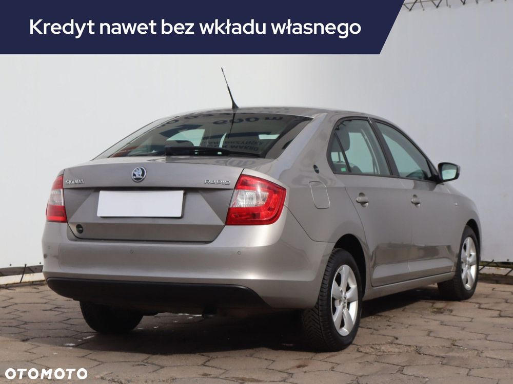 Skoda RAPID - 7