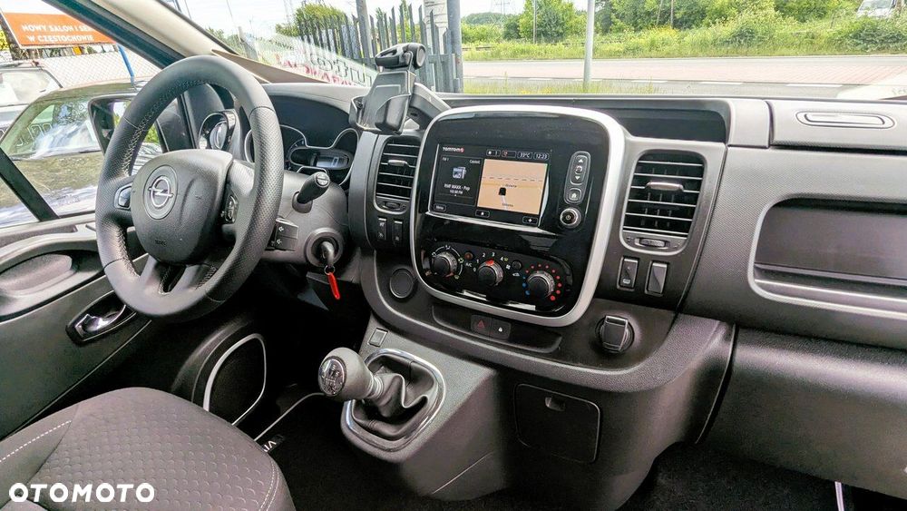 Opel Vivaro - 18