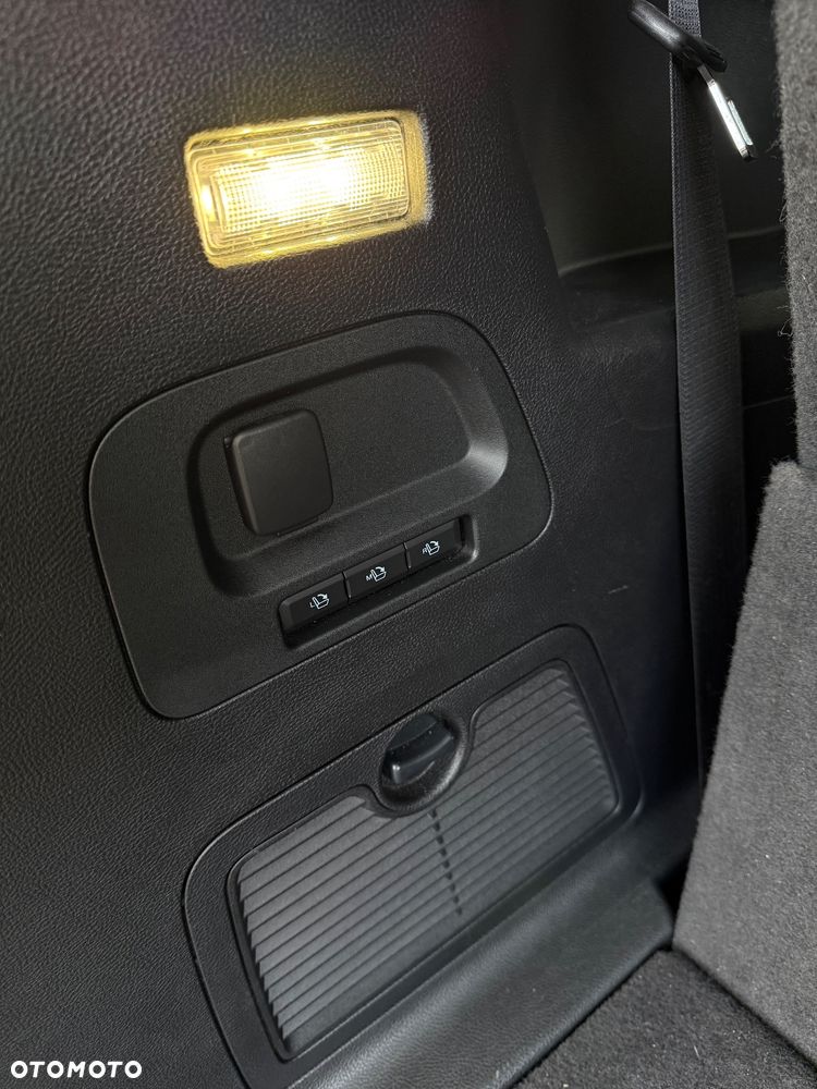 Ford S-Max - 26