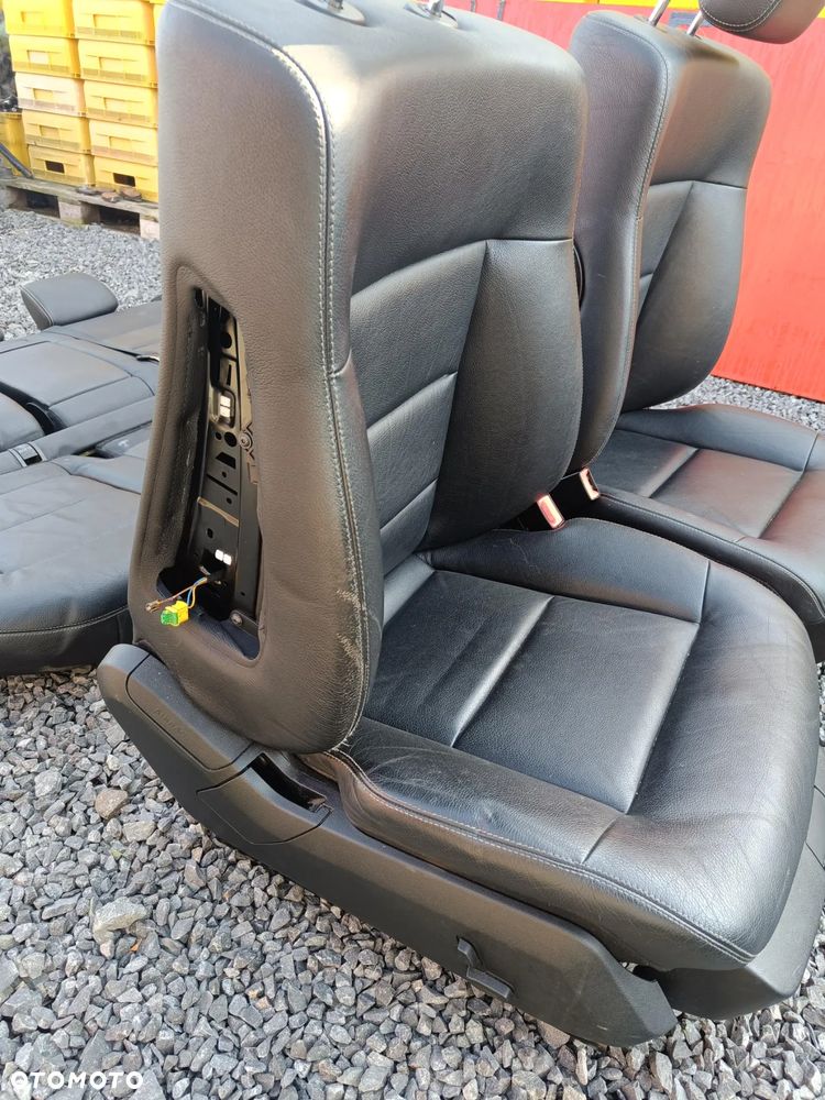 MERCEDES W212 AMG SEDAN FOTELE TAPICERKA KANAPA SKÓRA FOTEL BIAŁA NIĆ - 18