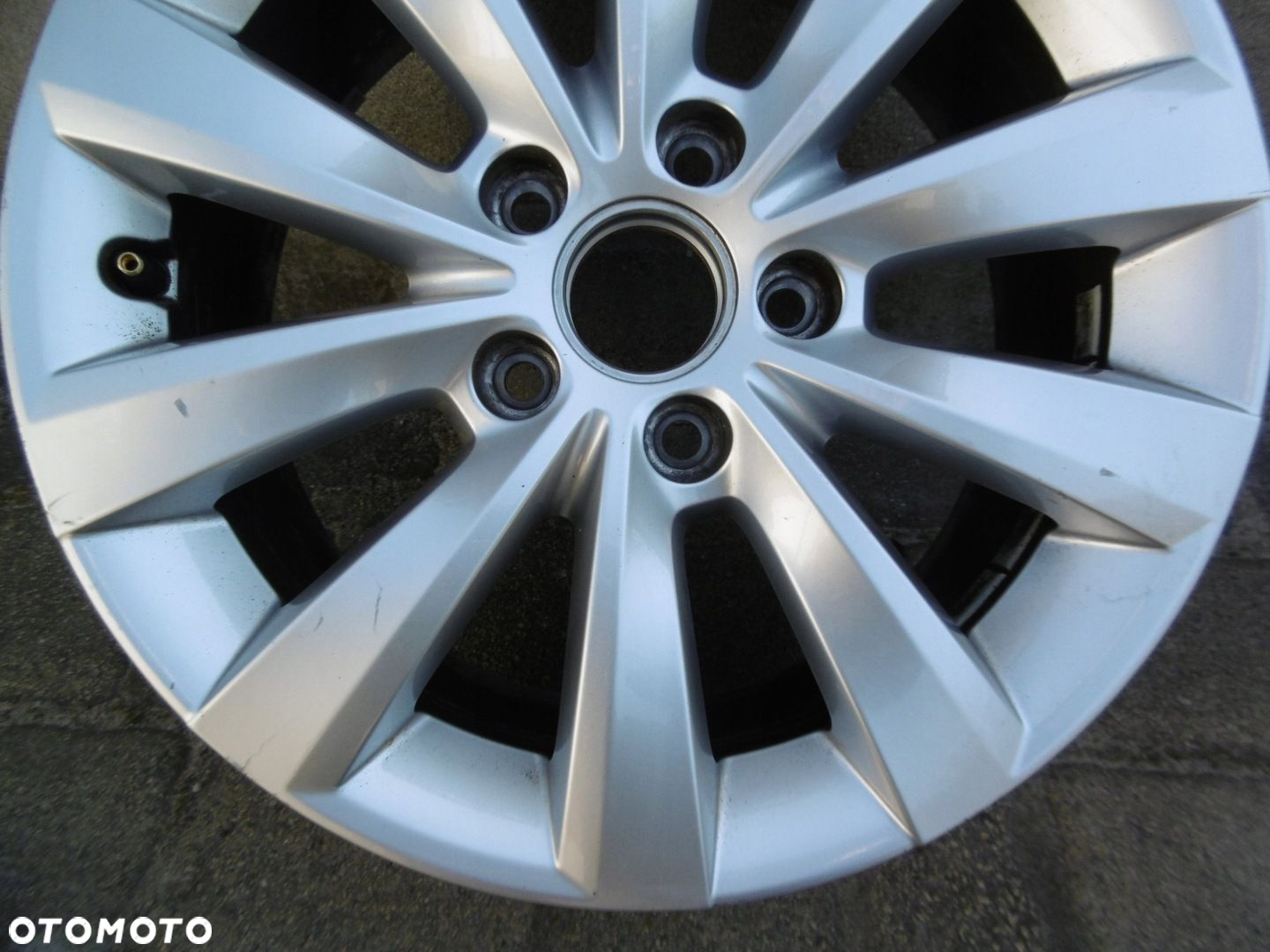 VW NEW BEETLE 5C0 - felga 6.5Jx16H2 ET44 5x112 - 3