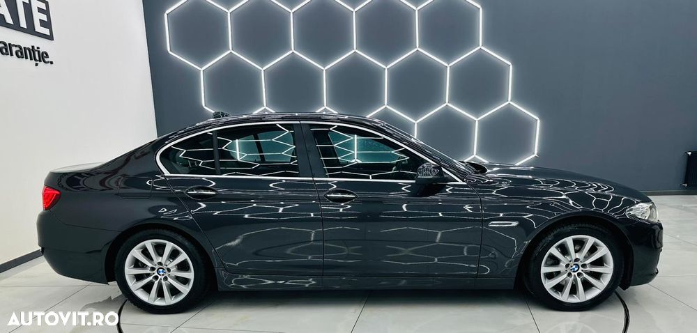 BMW Seria 5 520d Aut. Luxury Line - 33