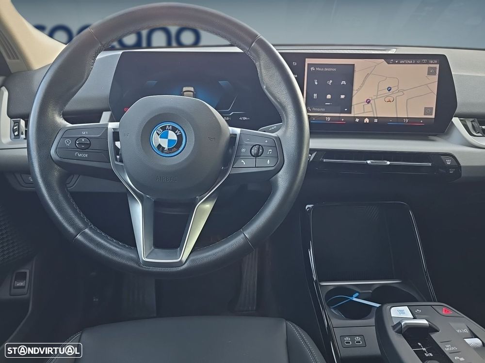 BMW iX2 eDrive20 - 13