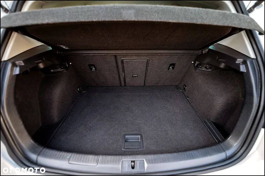 Volkswagen Golf - 38