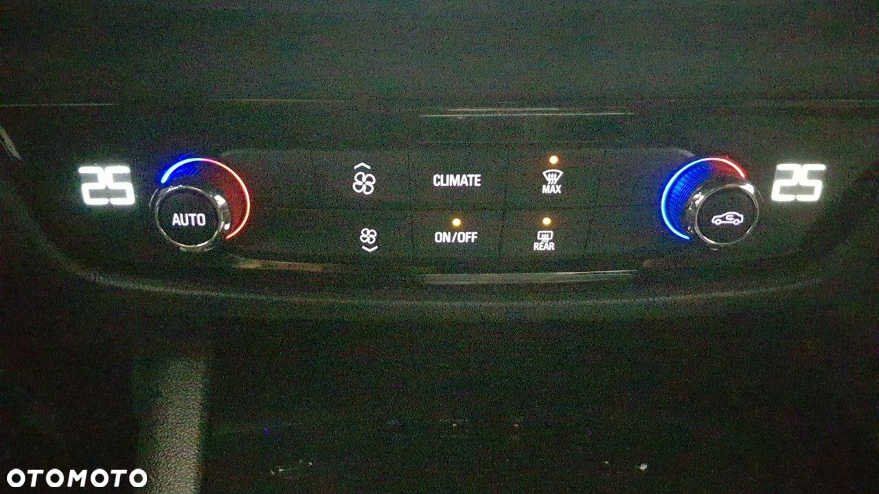 Opel Insignia - 28
