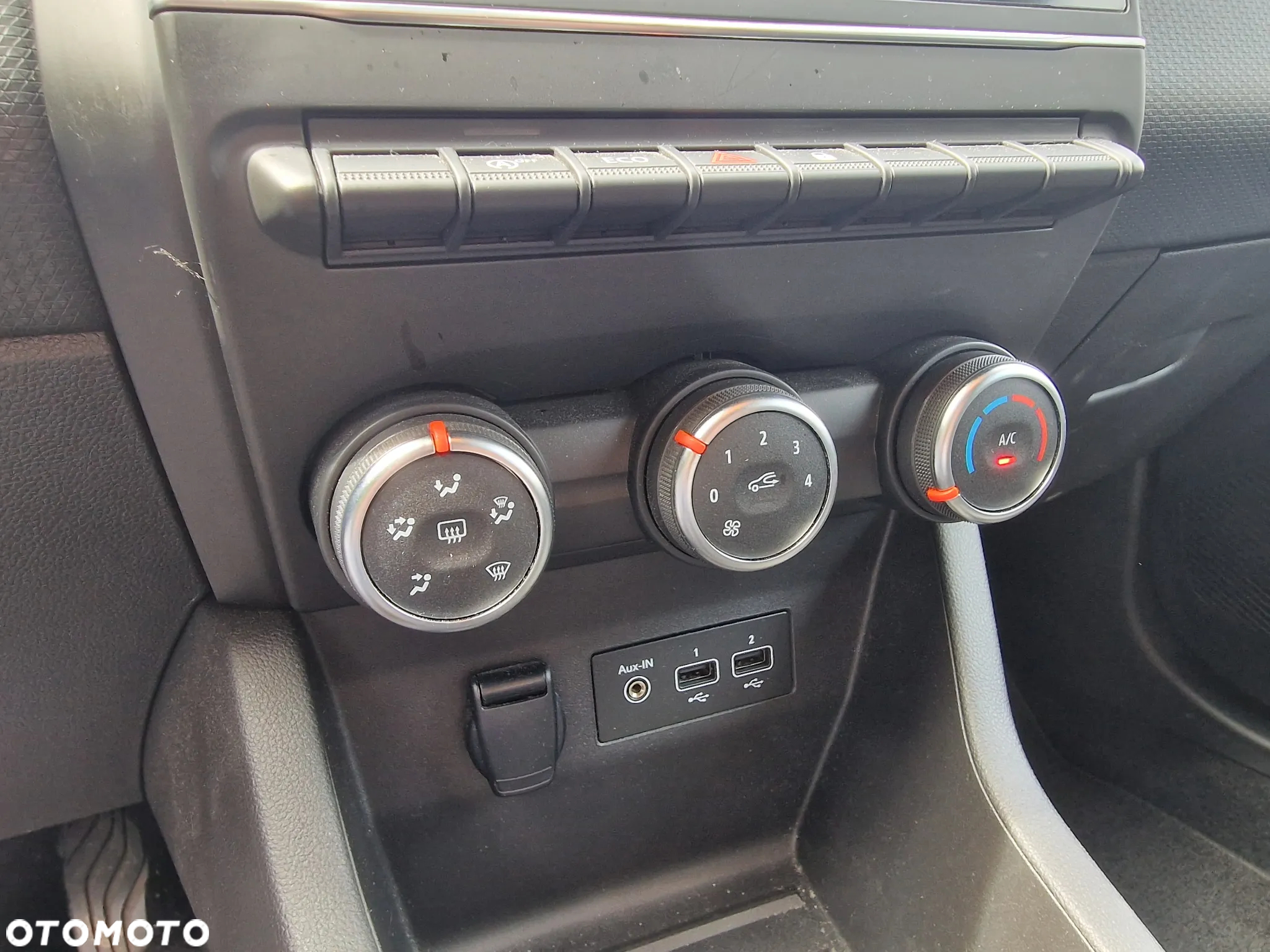 Renault Clio BLUE dCi 100 EVOLUTION - 23