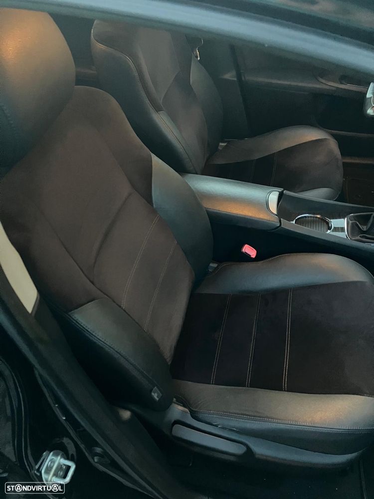 Toyota Avensis SW 2.0 D-4D Luxury+Navi - 2