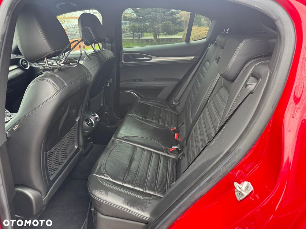 Alfa Romeo Stelvio 2.0 Turbo 16V AT8-Q4 Estrema - 9