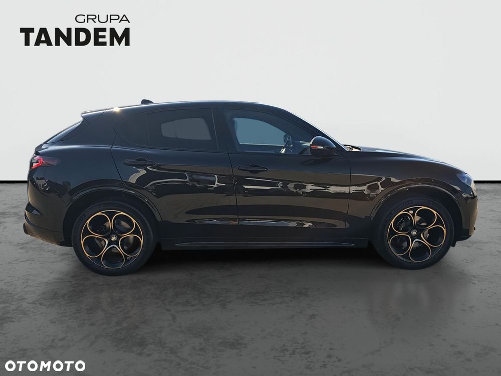 Alfa Romeo Stelvio 2.0 Turbo 16V AT8-Q4 Intensa - 4