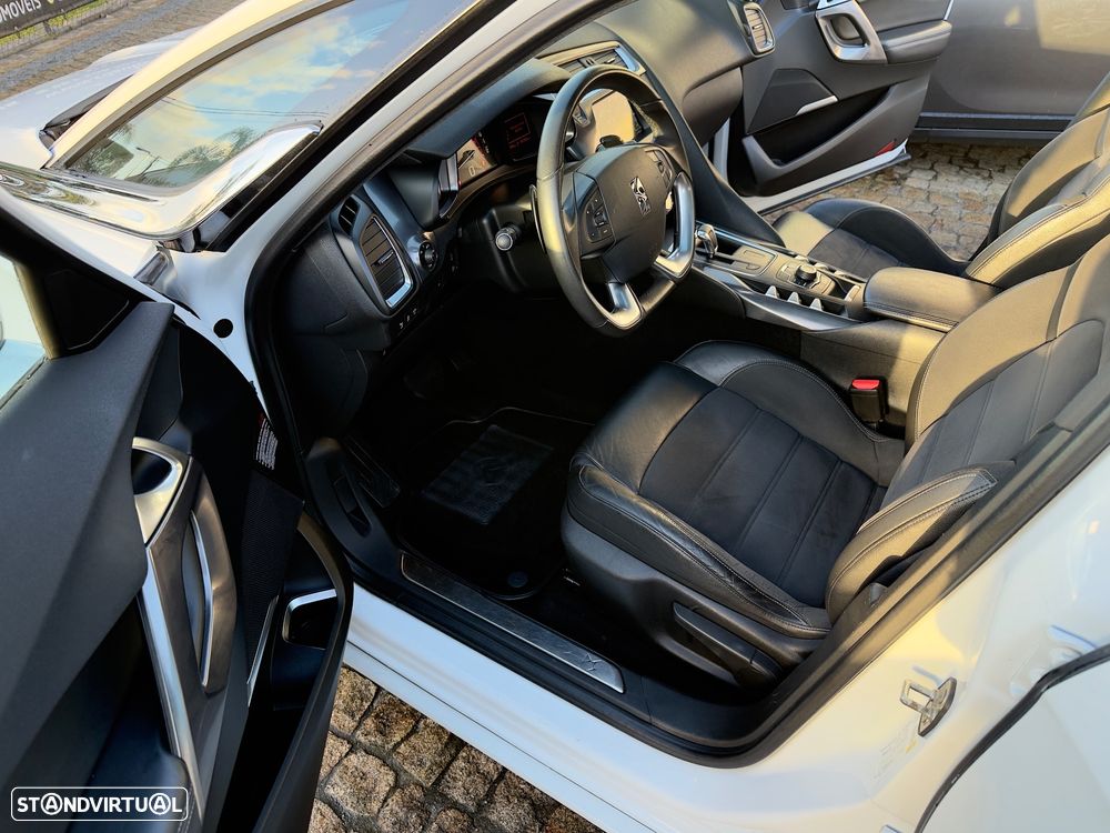 Citroën DS5 e-HDi 115 EGS6 SoChic - 37