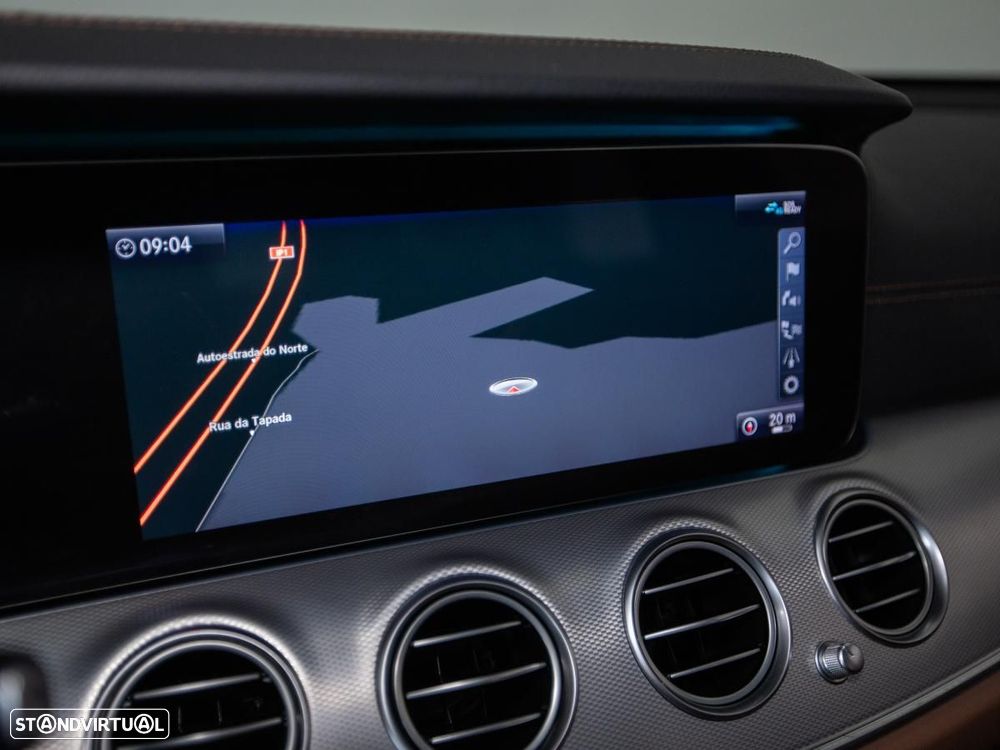 Mercedes-Benz E 300 de AMG Line - 18