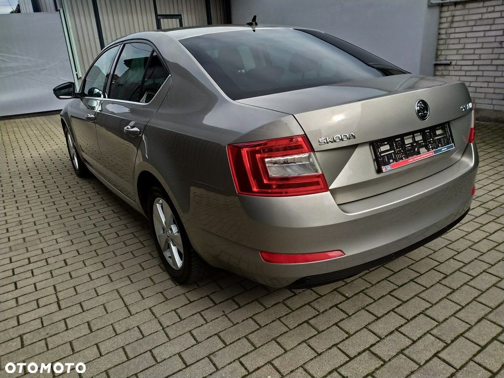 Skoda Octavia 1.4 TSI Edition DSG - 5