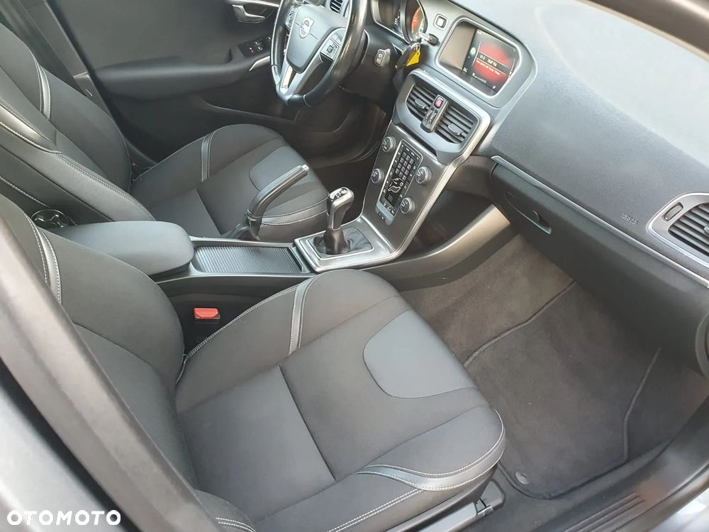 Volvo V40 D4 Drive-E Momentum - 33