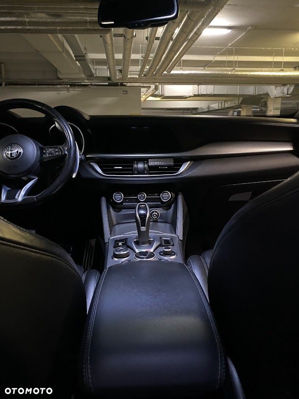 Alfa Romeo Stelvio 2.0 Turbo Veloce Q4 - 11