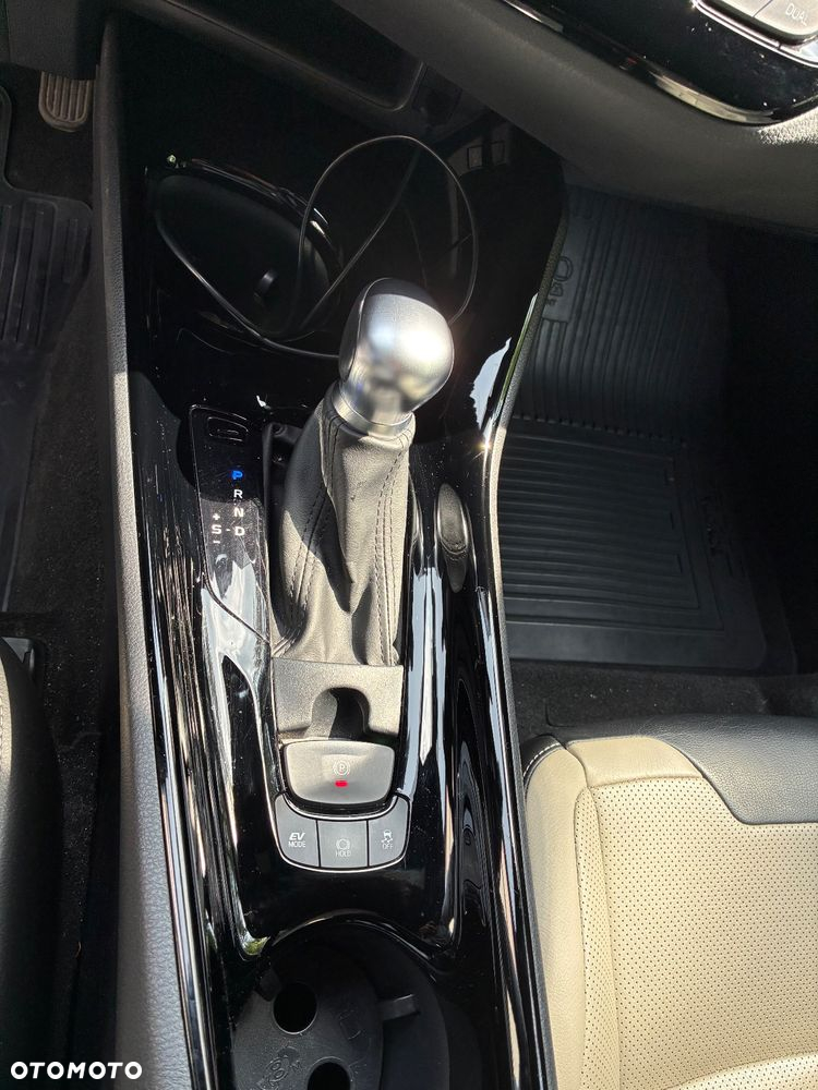 Toyota C-HR 2.0 Hybrid Executive - 19