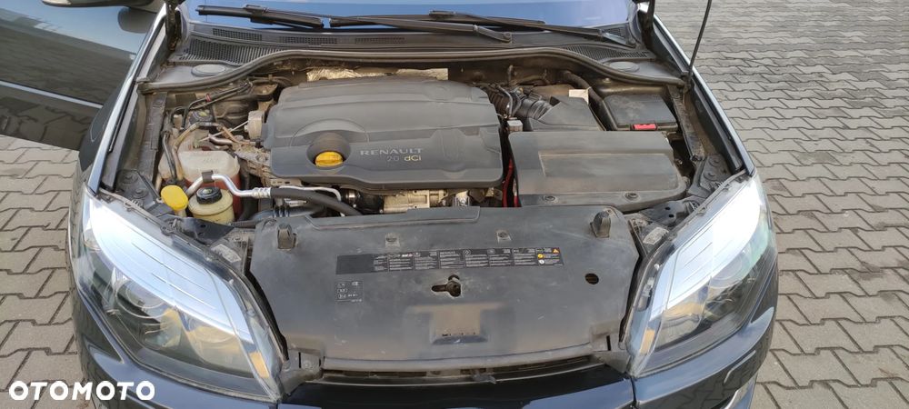 Renault Laguna dCi 180 FAP Initiale - 8