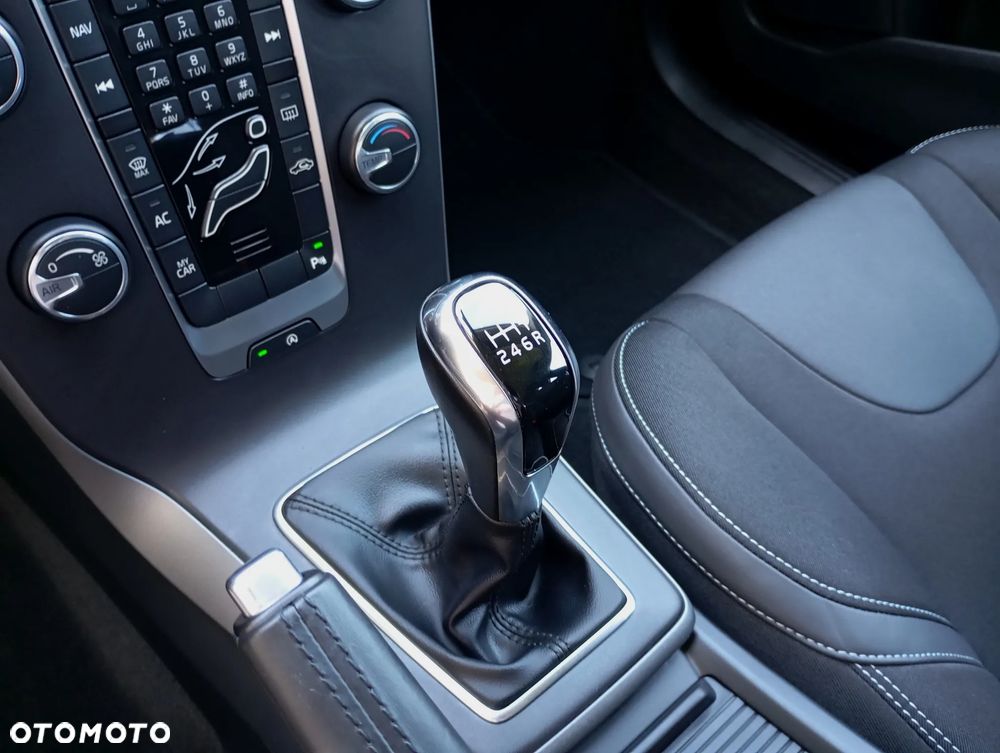 Volvo V40 D2 Geartronic - 23
