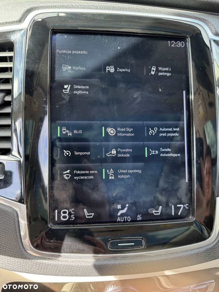 Volvo XC 90 - 32