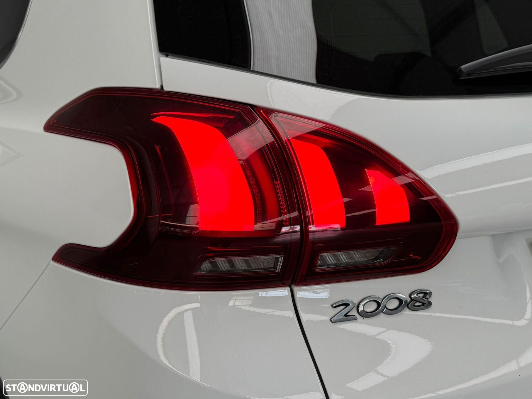 Peugeot 2008 1.2 PureTech Allure - 15