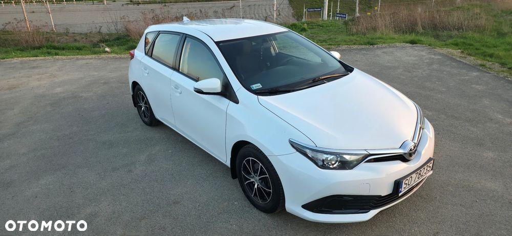 Toyota Auris 1.33 VVT-i Premium Comfort - 32