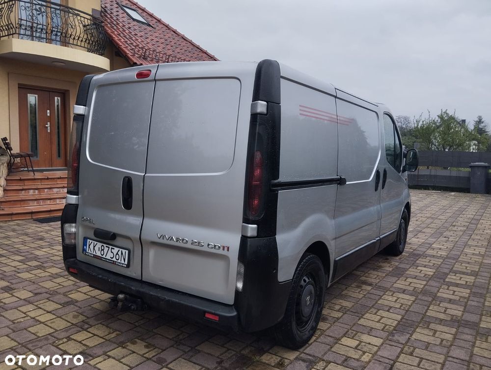 Opel Vivaro - 2