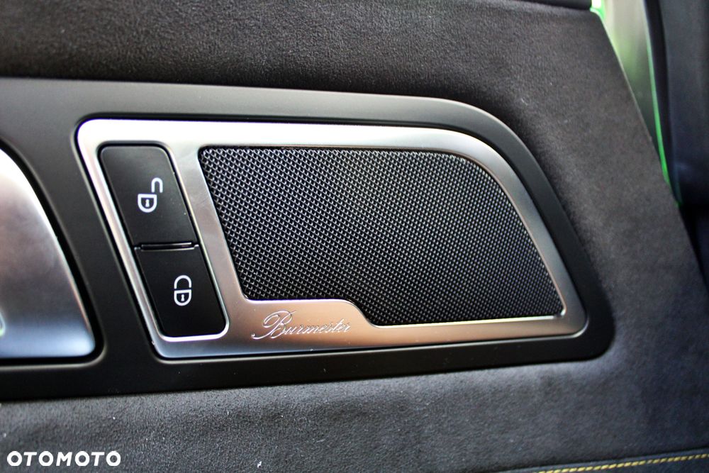 Mercedes-Benz AMG GT R - 21