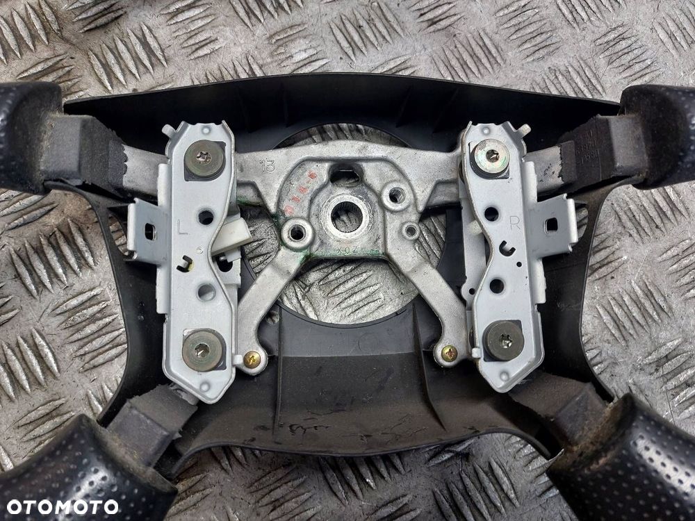 KIEROWNICA + PODUSZKA MAZDA DEMIO I 96-02 LC6357K00 - 6