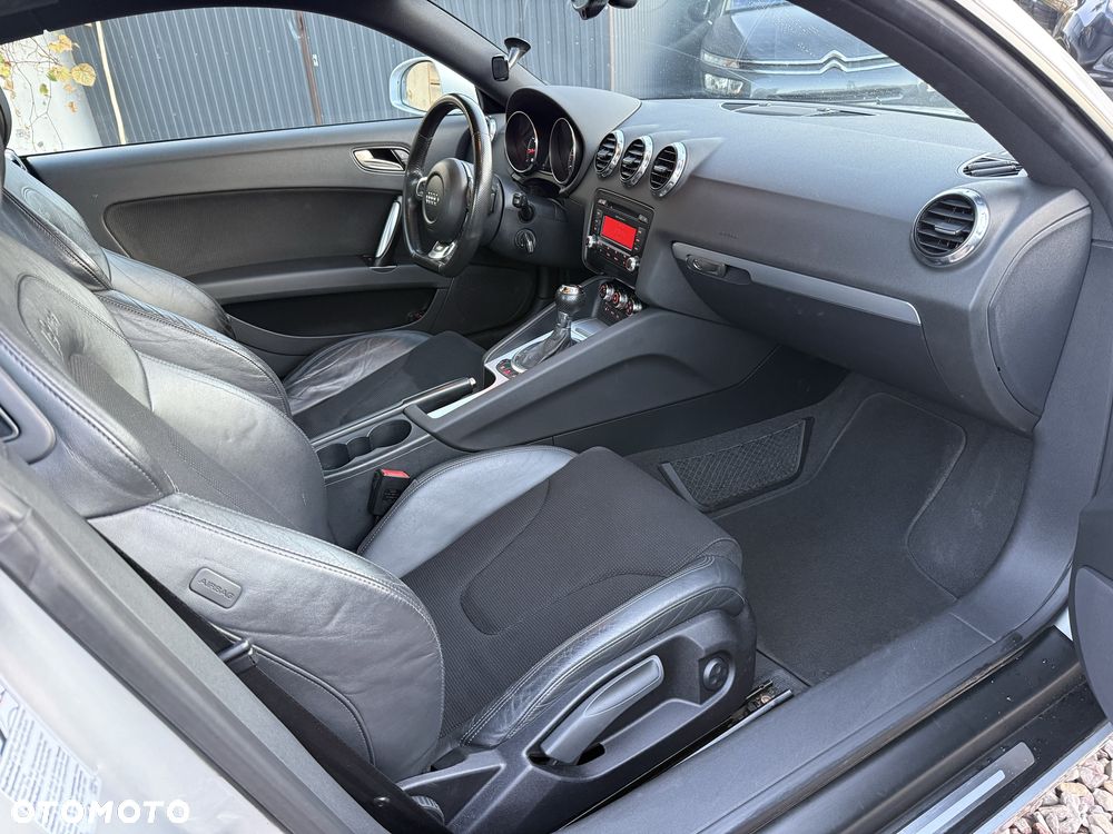 Audi TT Coupé - 8